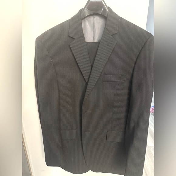 38R34/32 JF. J.Ferrar Classic fit BlackPinstripe Men's Blazer & Pant suit set